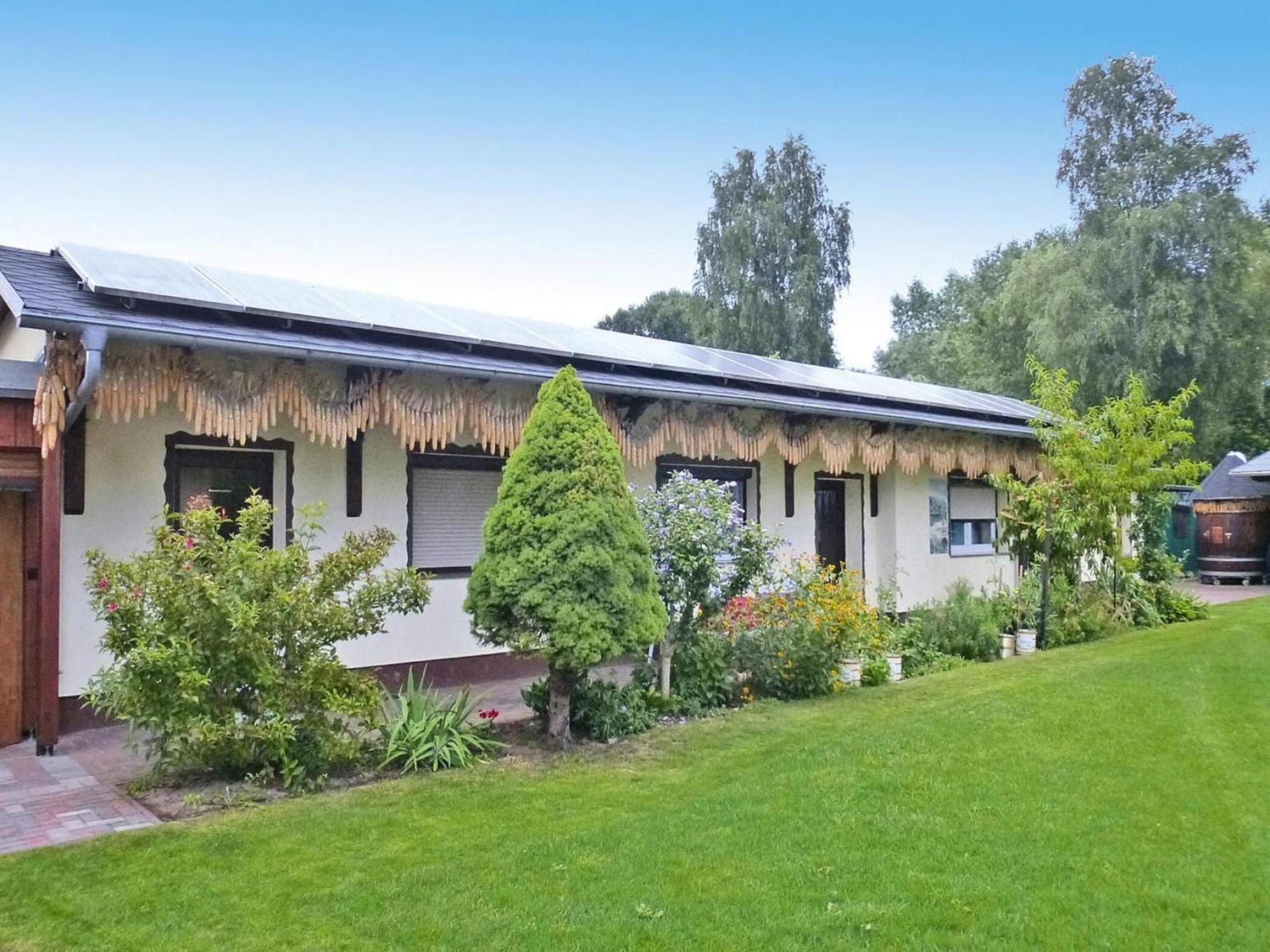 Bungalow In L Bben With A Terrace 뤼벤 외부 사진