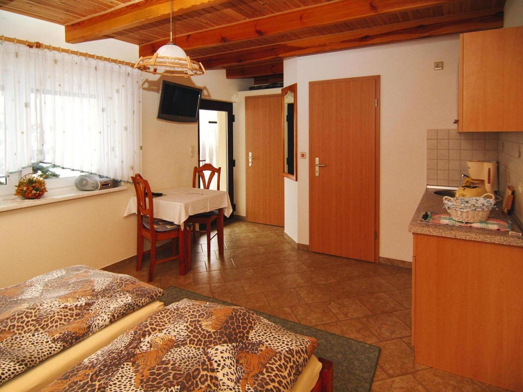 Bungalow In L Bben With A Terrace 뤼벤 외부 사진